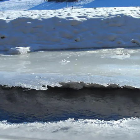 Alte Schule Kirmutscheid * Musch