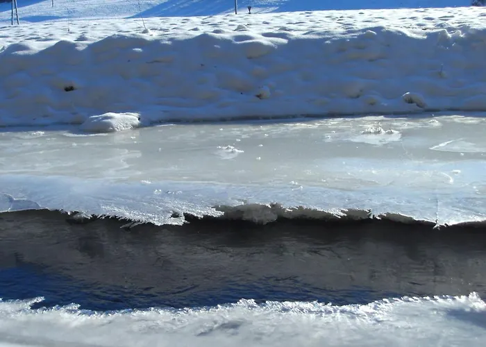 Alte Schule Kirmutscheid * Musch